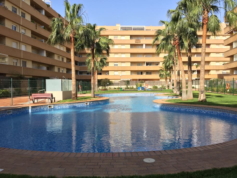 Piscina al aire libre. Agua salada