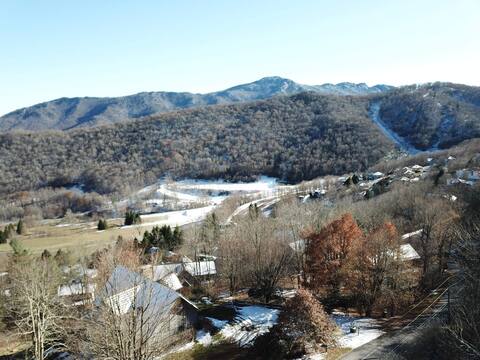@Hawksnest w/ Grandfather View, 4500FT UP + Arcade