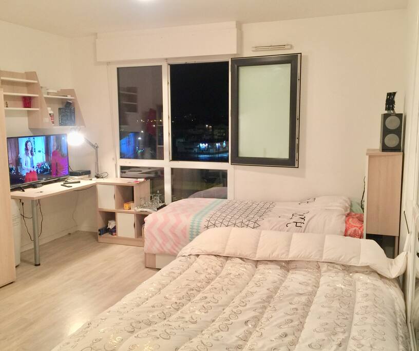 Full view of the appartement include working corner and beds for 3 persons