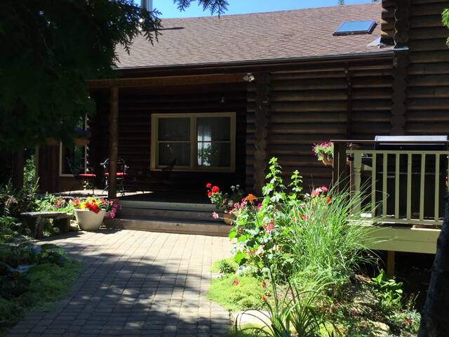 Airbnb Pike Bay Vacation Rentals Places To Stay Ontario