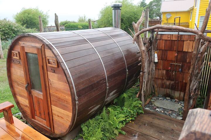 Port Renfrew Beach House gallery image 4