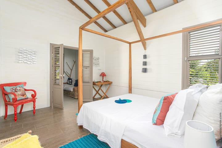 Синиот апартман