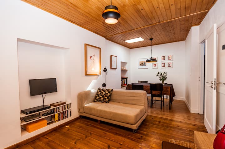 80mbeach | Cascais | 20mtrain Station - Estoril