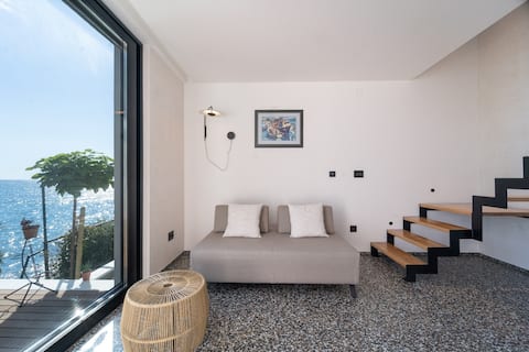 Top performing Airbnb: Beach House More in Stobreč