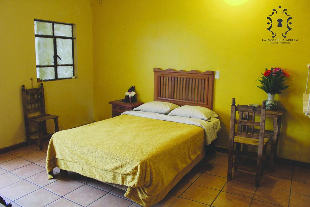 Espaciosa y Amplia, Cómoda y Fresca Recamara Matrimonial. Incluye baño propio (wc, regadera)
