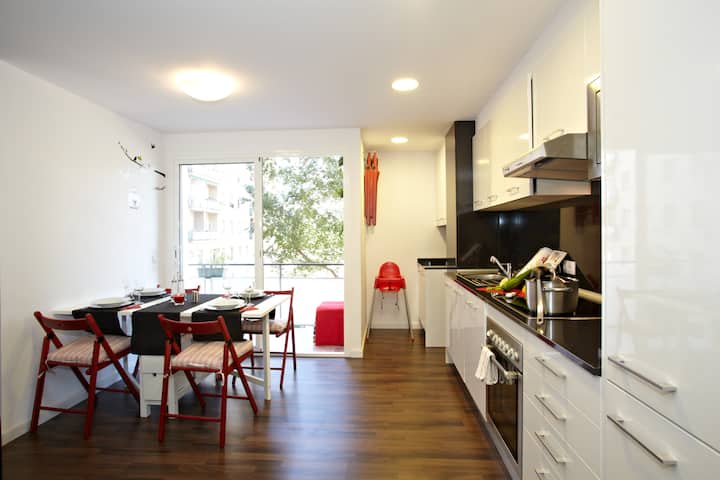 Bright Cosy Apartment-beach8 mins!