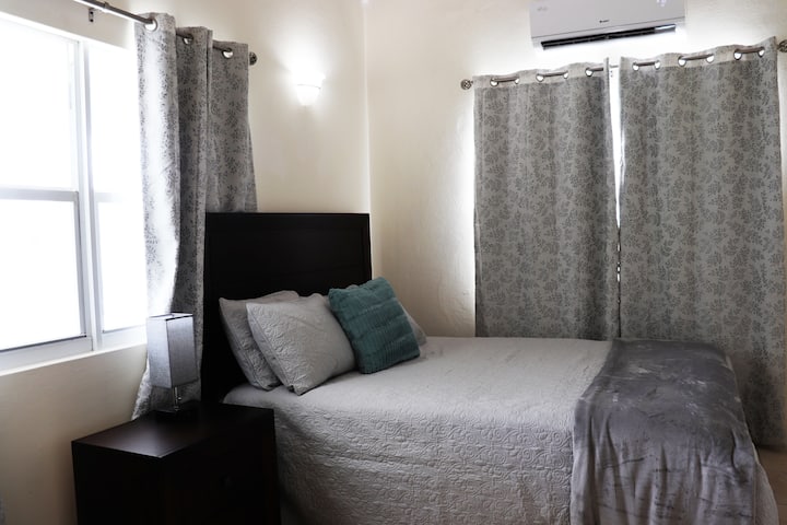 ห้องนอน #1 สดใสและมีแสงแดด