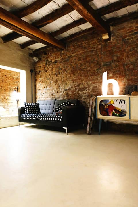 Top performing Airbnb: Loft&Art in Ferrara
