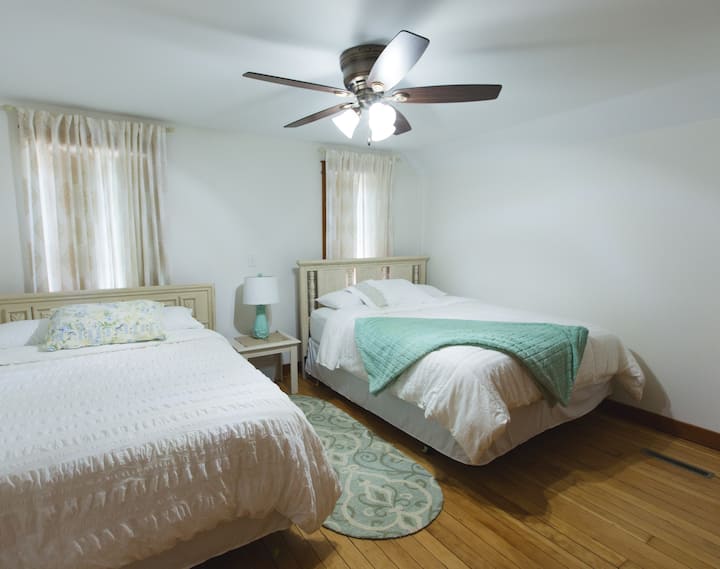 Upstairs bedroom. Queen and full-size beds. 