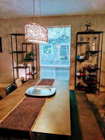 Beautiful Modern Home in East Austin gallery image 3