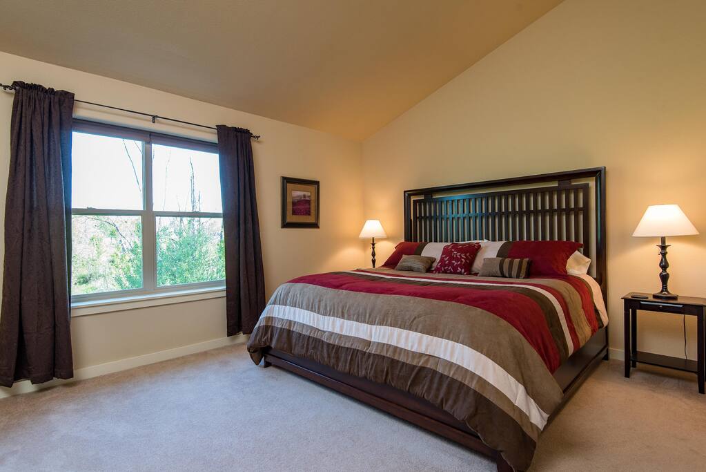 King bedroom overlooks the wetland