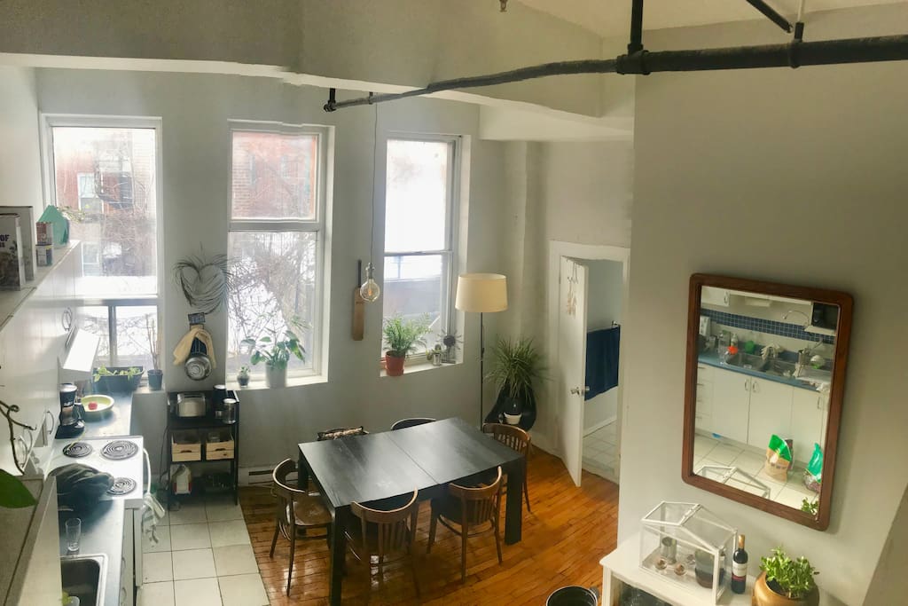 Big, bright, sunny kitchen
