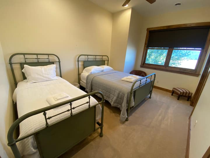 Dormitorio 4 (queen + twin)