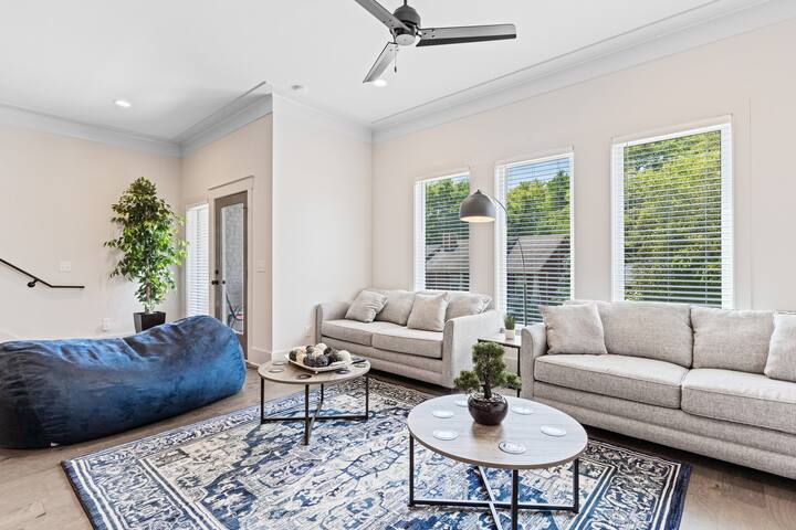 *SLEEPS 12* East Nashville Secret *4BR* 4BA*