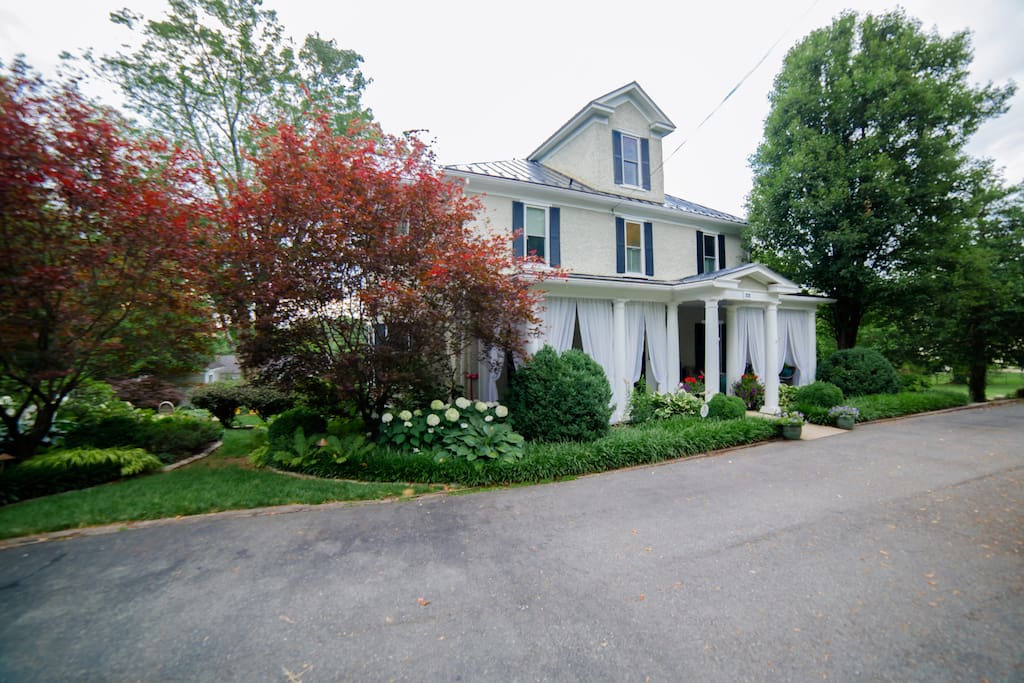 Entrance with large circular drive. Plenty of off street parking!