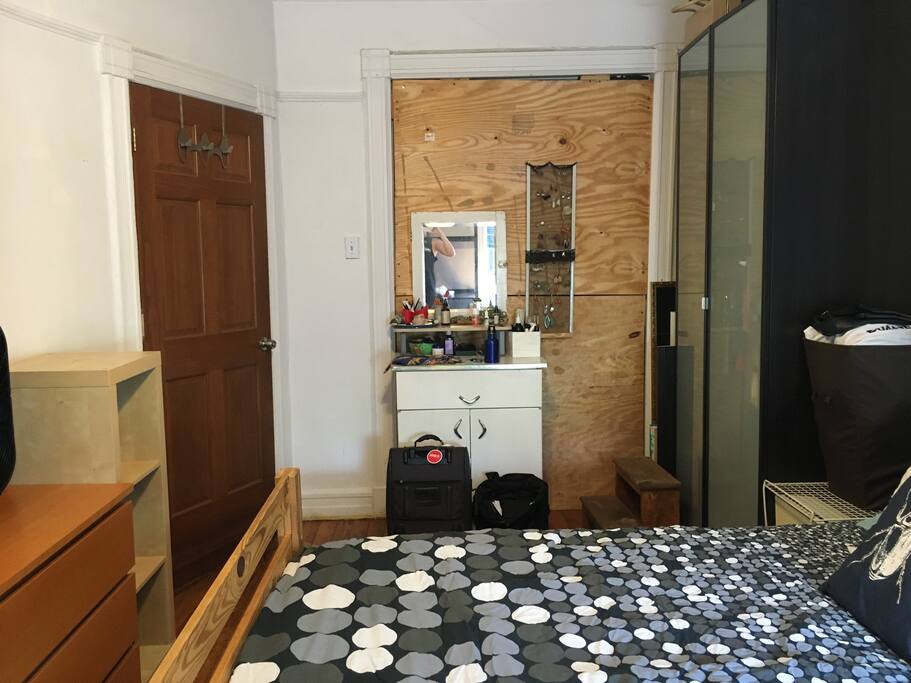 Space to store your stuff while you visit.
