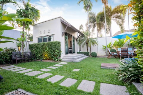 Naiharn Beach Niche 3 Bedrooms Private Pool Villa