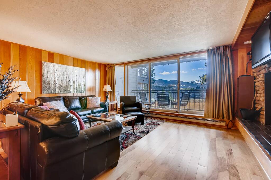 Living room view west to 10 Mile Range and Peak 1, Frisco