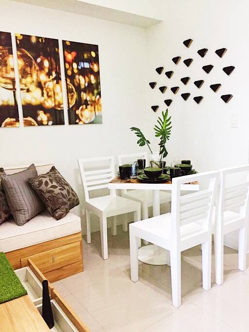 Dining/Lounge 1