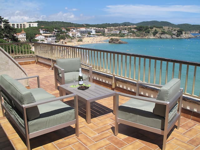 Zonnige Penthouse met Adembenemend Zeezicht