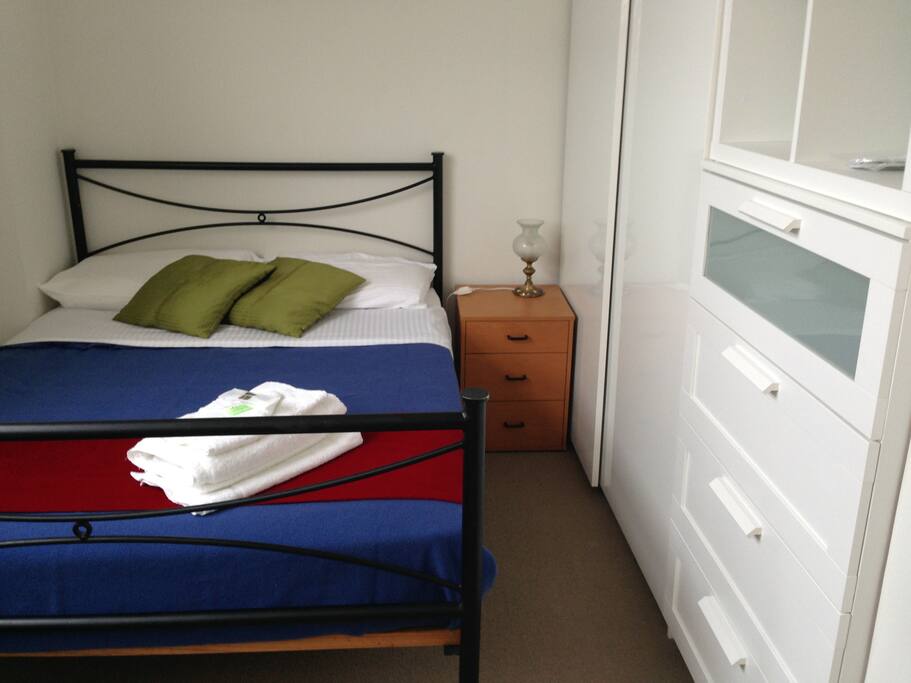 bedroom2