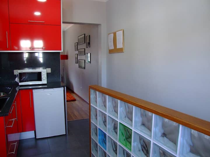 Apartment center w/free parking