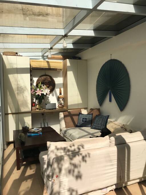 The Living Room-Greenhouse