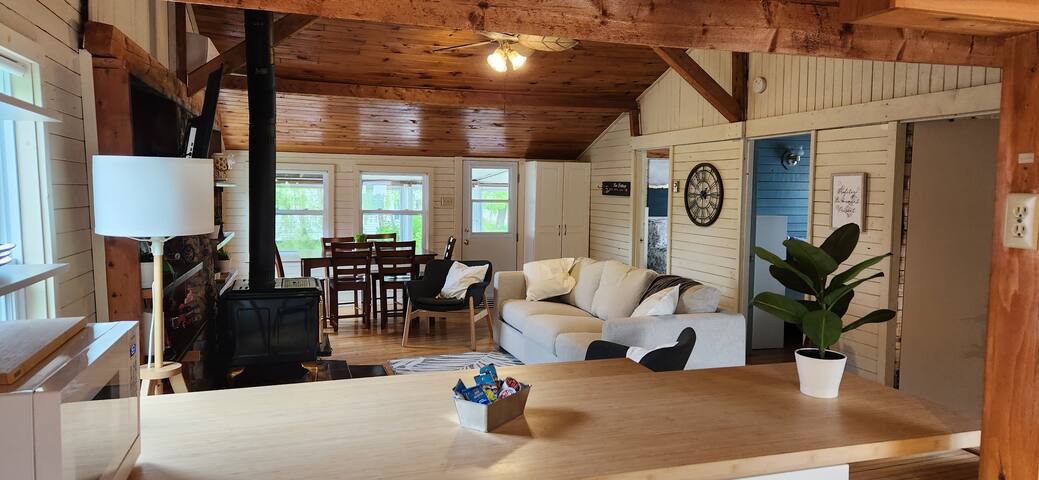 Parlee beach Fourth Ave cottage gallery image 2