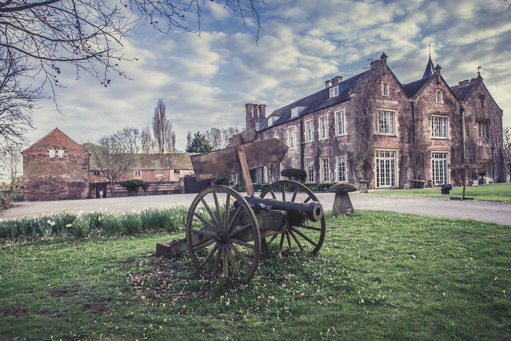 House & Grounds