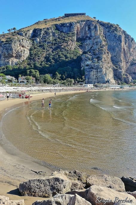 Monte Giove e La Spiaggetta di Levante dista 50 mt dalla casa