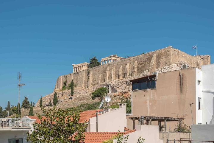 AcroNest – Acropolis Central Retreat gallery image 5