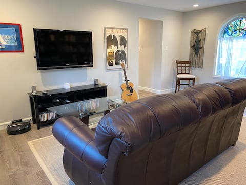 RECENTLY RENOVATED Cottage Near Downtown Annapolis