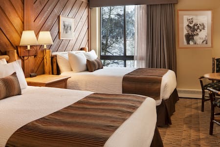 Mountain Lodge! Stonebridge Inn - Deluxe Room