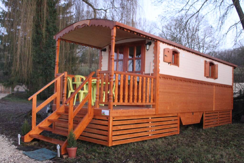 Roulotte neuve toute en bois