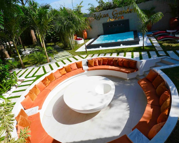 Lukas Garden Accra with Pool, Jacuzzi & Gym Bungalows for Rent in