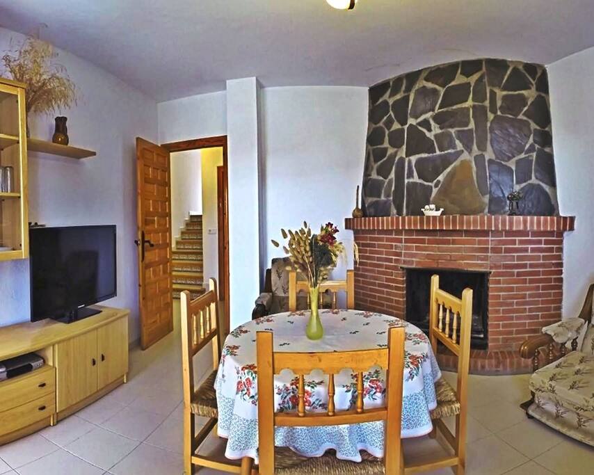 Salón con chimenea