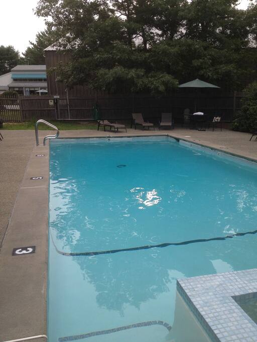 Outdoor Pool / Patio