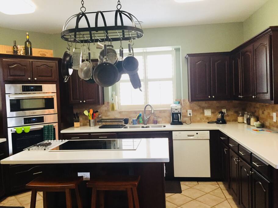 Updated kitchen appliances and amenities to cook.