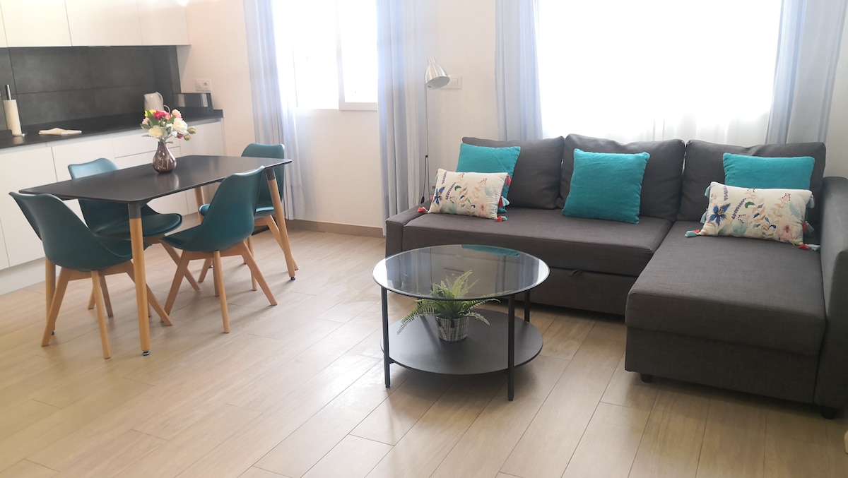 Top Airbnb: Lovely Modern Flat Valencia Center in Extramurs