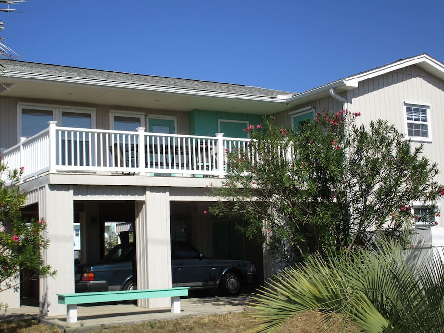 Your island vacation home!! 2 sunny decks, ground grill patio area, newly renovated and landscaped!!