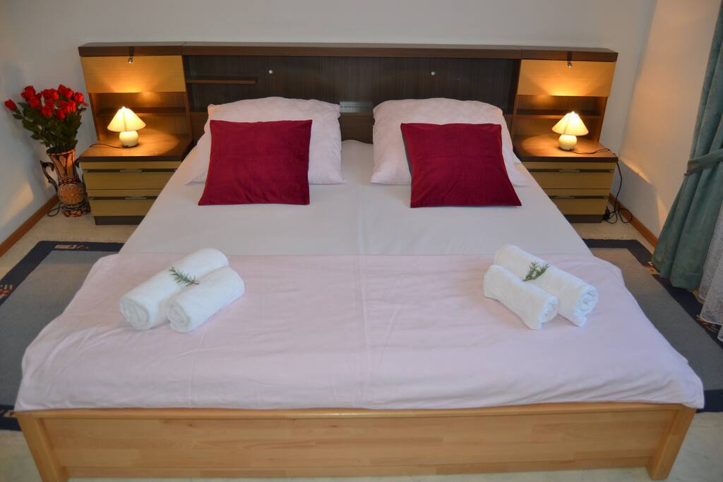 King size bed