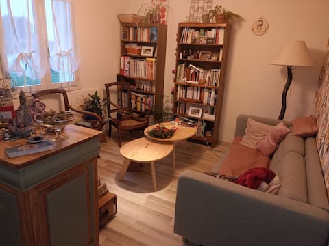 Cozy wooden house, near Le Mans circuit