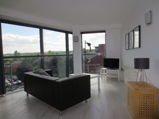 ★ Stunning Apt City Centre & Uni, Parking Possible