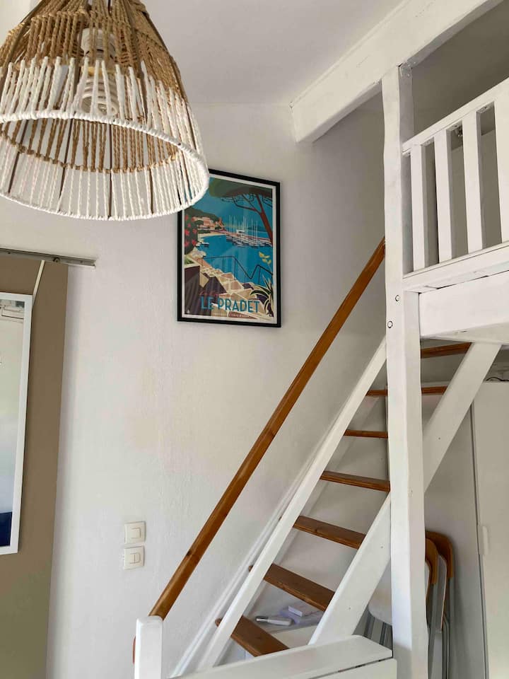 Studio + Terrasse - 800 M De La Plage - Le Pradet