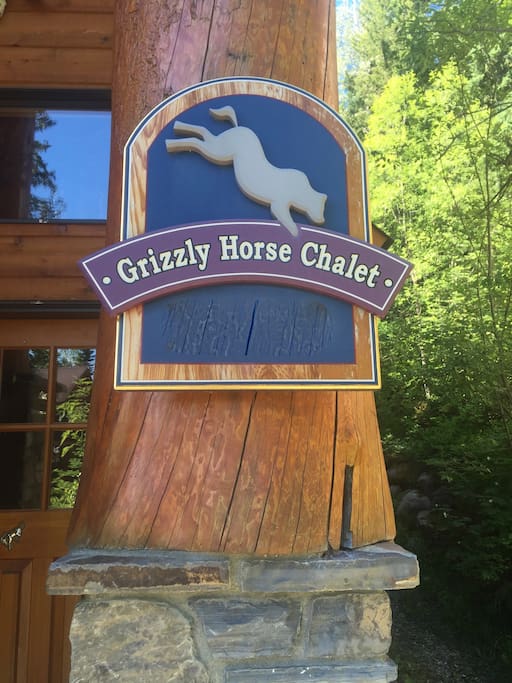 Grizzly Horse Chalet