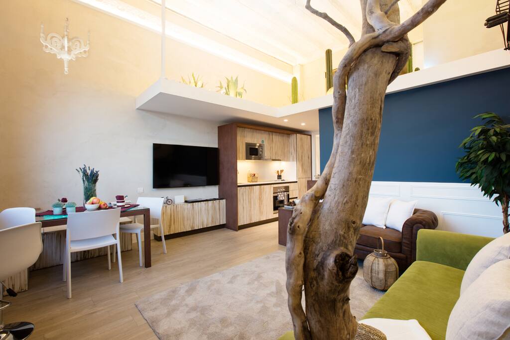 More details from the living and dining room