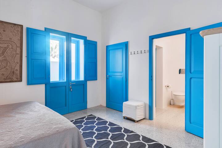 Villa Adria – Pool and Terrace Overlooking the Sea gallery image 3