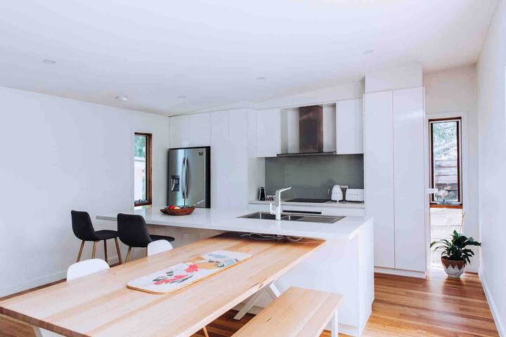 Hot Springs and Wineries Paradise House Rye Beach gallery image 4