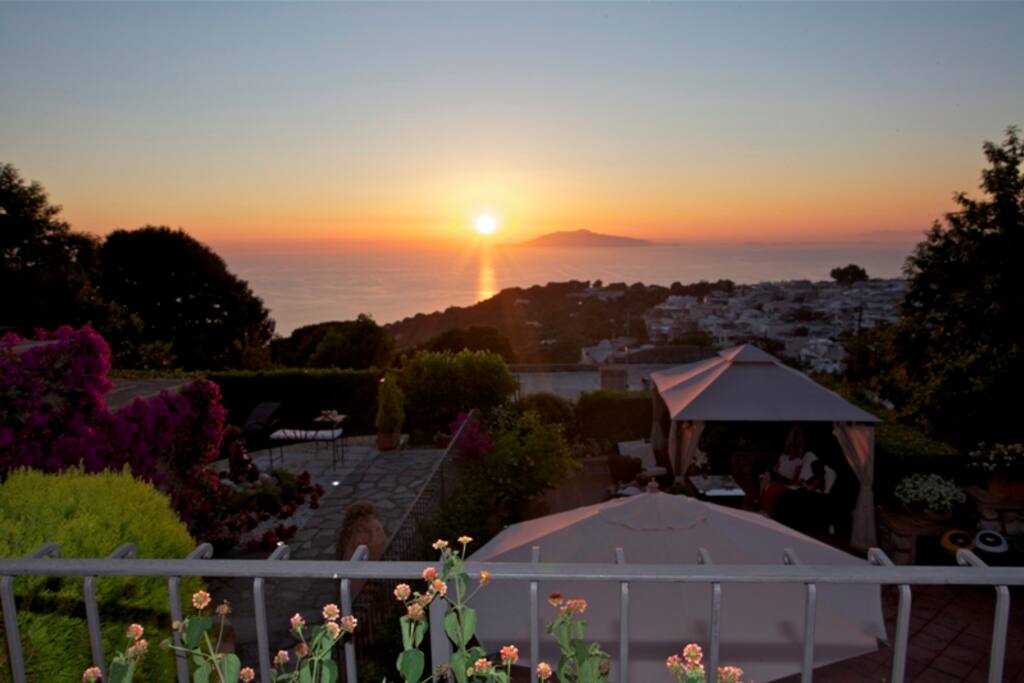 Il Tramonto B&B CapriDouble Room with terrace Bed and breakfasts for Rent in Anacapri