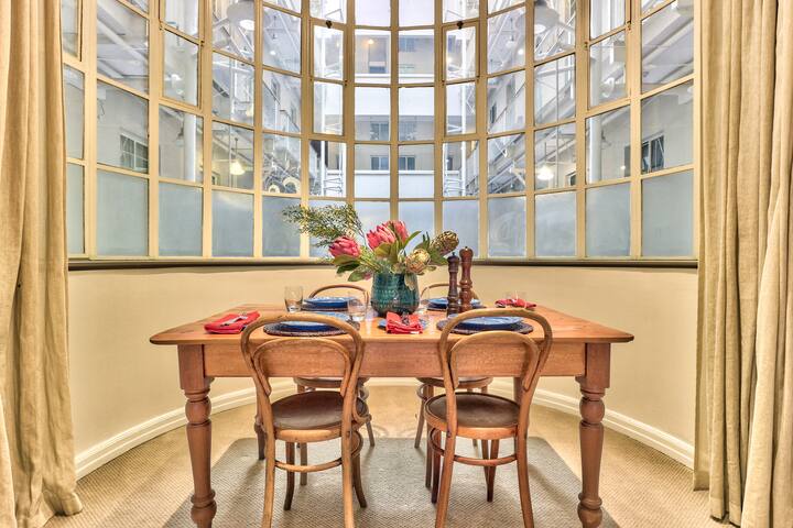 Luxury Cozy Gem in the Heart of the CBD gallery image 5